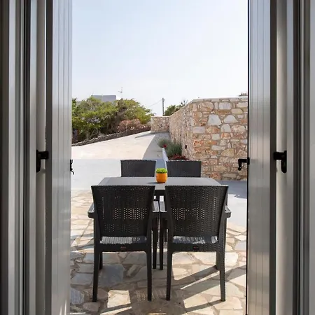 Parikia's Sunlight 2bedroom House Holiday home *